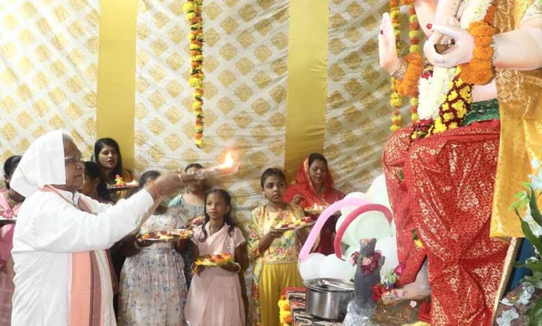 राज्यपाल-मंगुभाई-पटेल-गणेशोत्सव-में-शामिल-हुए