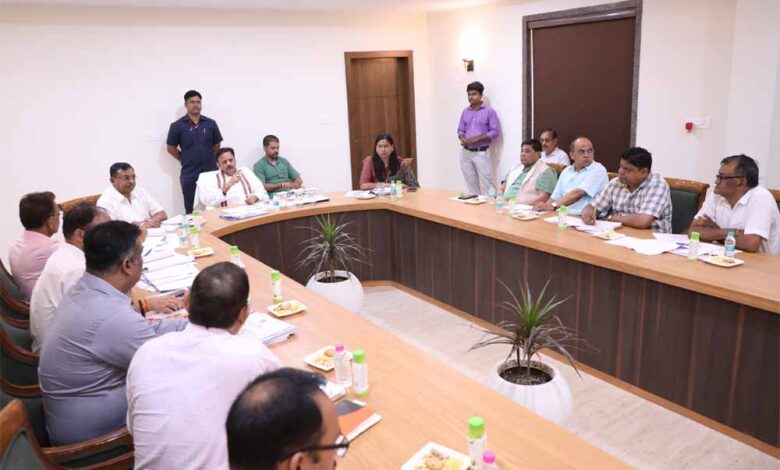 सिंचाई-परियोजना-का-कार्य-शीघ्र-करें-पूर्ण-–-उप-मुख्यमंत्री-शुक्ल