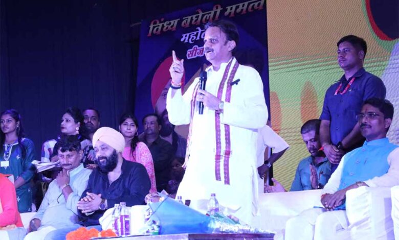 स्थानीय-भाषाओं-के-संरक्षण-के-लिए-सांस्कृतिक-आयोजन-महत्वपूर्ण-उप-मुख्यमंत्री-शुक्ल