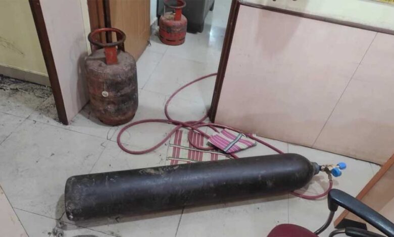 गैस कटर से बैंक लूट की कोशिश नाकाम, राहगीरों की सजगता से बची बड़ी  वारदात