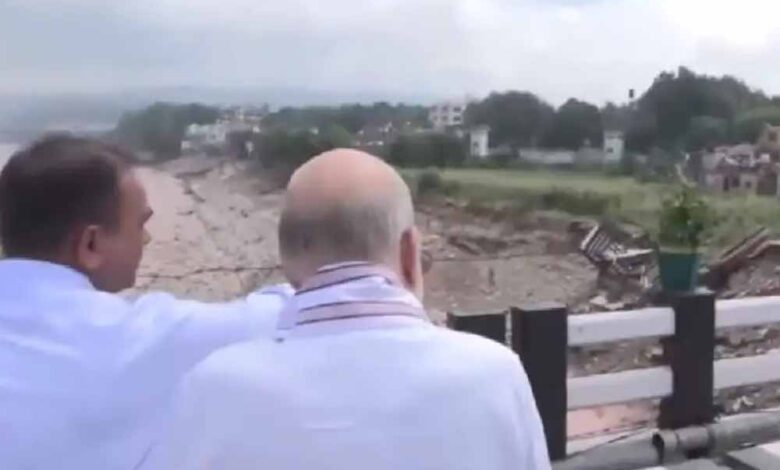 जम्मू-कश्मीर-बाढ़-प्रभावित-क्षेत्रों-का-दौरा,-अमित-शाह-ने-दिया-राहत-का-भरोसा