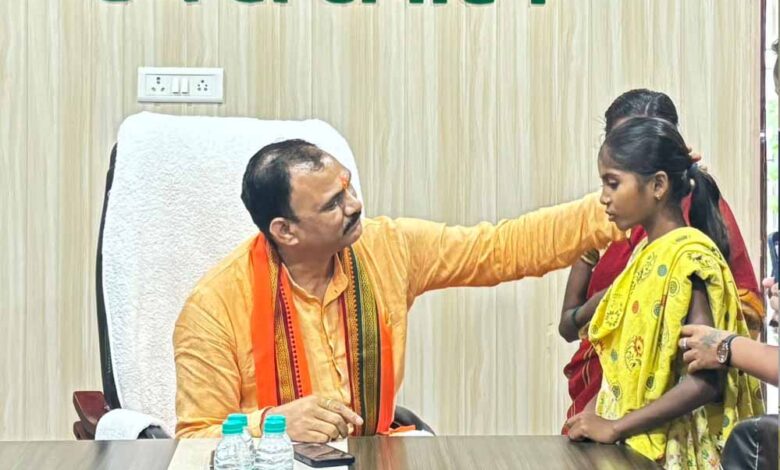 रायपुर : ‘पापा, मैं ठीक हो जाऊंगी ना?’ – दिल की बीमारी से जूझ रही मासूम शांभवी गुरला का सवाल