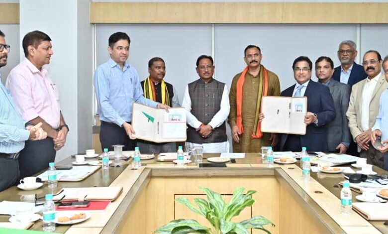 मुख्यमंत्री-विष्णुदेव-साय-का-संकल्प:-आदिवासी-अंचलों-सहित-सभी-नागरिकों-तक-पहुँचे-विश्वस्तरीय-स्वास्थ्य-सुविधा