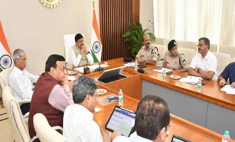 जिलों-में-उर्वरक-वितरण-में-अव्यवस्था-के-लिए-कलेक्टर-होगें-उत्तरदायी-–-मुख्यमंत्री-डॉ.-यादव