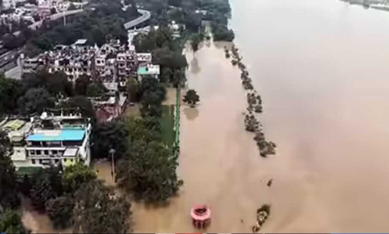 दिल्ली-से-कश्मीर-तक-बाढ़-का-संकट,-24-नदियां-और-50-डैम-सेंसिटिव-जोन-में