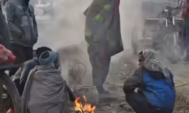 जम्मू-कश्मीर-में-शीतलहर-का-प्रकोप,-कई-क्षेत्रों-में-तापमान-माइनस-में,-जनजीवन-ठप