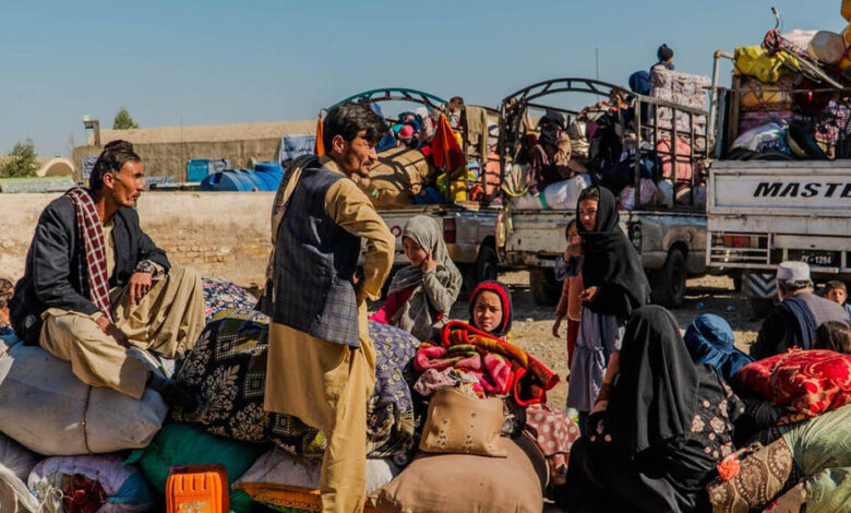 ईरान-पाकिस्तान-ने-एक-ही-दिन-में-5,500-से-अधिक-अफगान-शरणार्थियों-का-जबरन-निर्वासन-किया