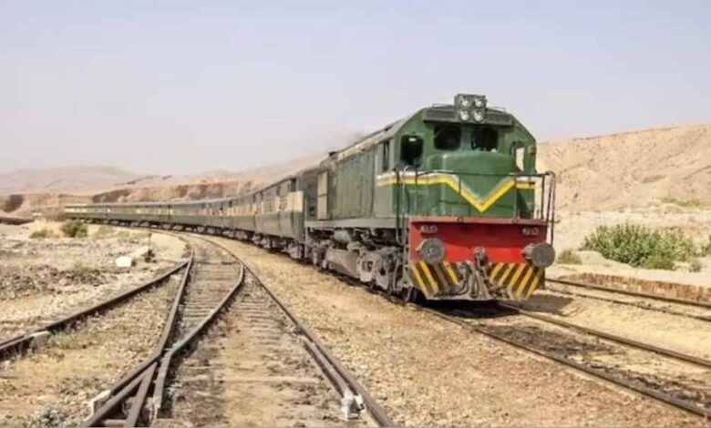 बलूचिस्तान-में-दहशत-की-साजिश-नाकाम:-जाफर-एक्सप्रेस-को-उड़ाने-की-कोशिश,-रेलवे-ट्रैक-पर-बम-धमाके-से-हड़कंप