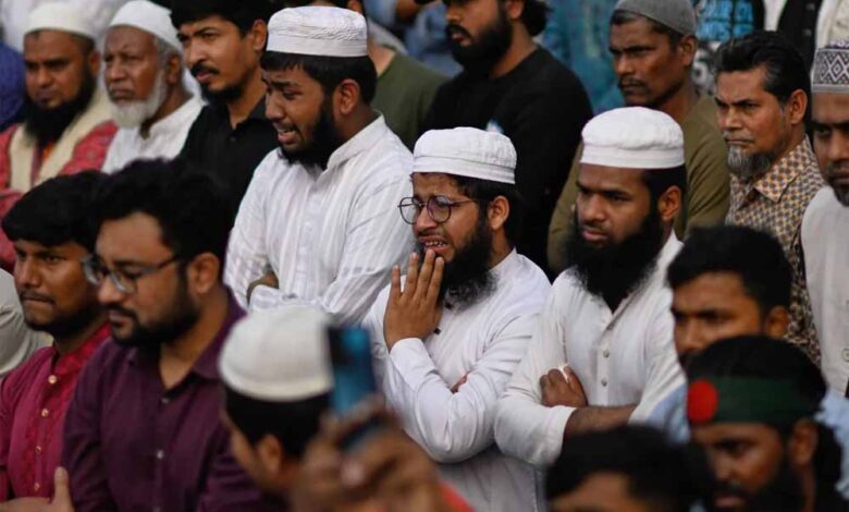 भारी-तनाव-के-माहौल-में-उस्मान-हादी-को-सुपुर्द-ए-खाक,-इंकलाब-मंच-ने-यूनुस-सरकार-को-दिया-24-घंटे-का-अल्टीमेटम