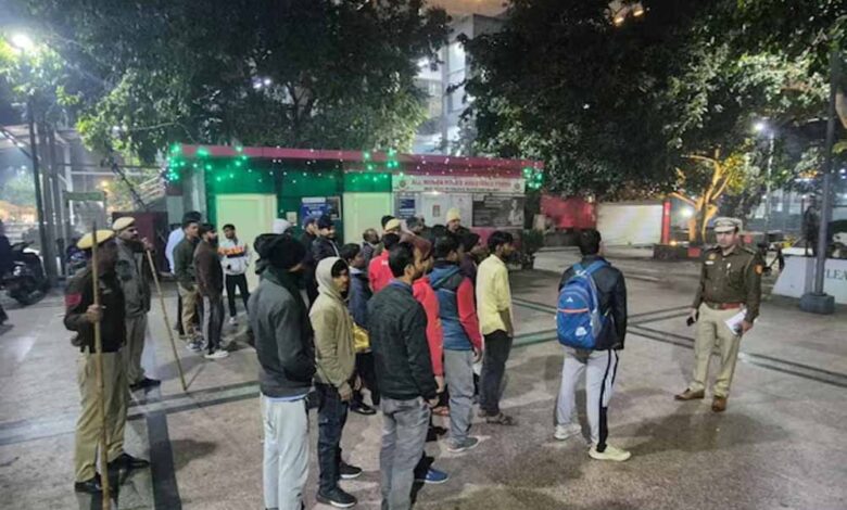 नए-साल-से-पहले-दिल्ली-पुलिस-का-बड़ा-एक्शन,-एक-ही-रात-में-285-अपराधी-गिरफ्तार