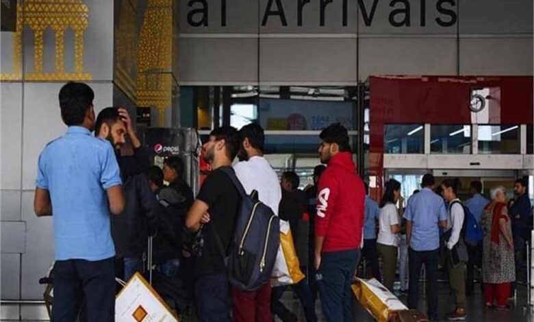 us-नहीं,-इस-मुस्लिम-देश-ने-सबसे-ज्यादा-भारतीयों-को-किया-डिपोर्ट,-2025-के-आंकड़ों-ने-चौंकाया