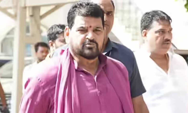 जाति-सम्मेलन-अपराध-नहीं-तो-ब्राह्मण-विधायकों-की-बैठक-पर-सवाल-क्यों?-बृजभूषण-सिंह-का-तीखा-हमला