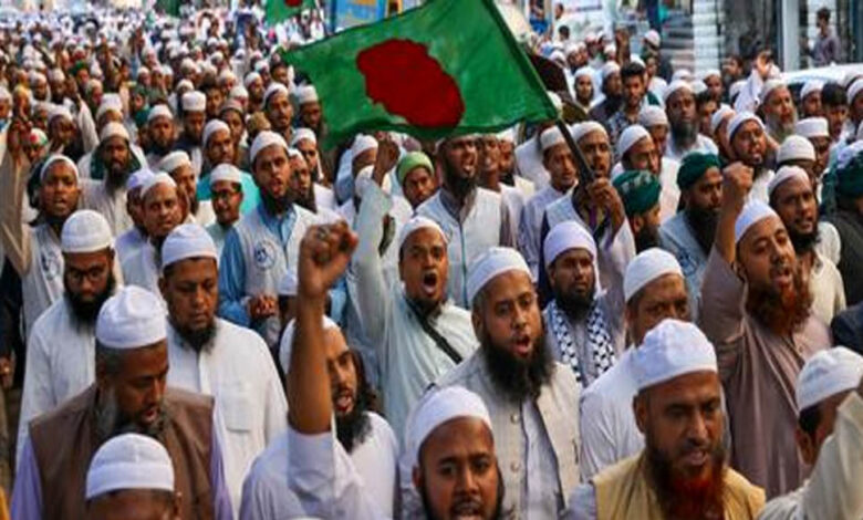 बांग्लादेश-में-भारतीयों-के-खिलाफ-‘इंकलाब’,-हादी-के-साथियों-ने-24-दिन-का-अल्टीमेटम-दिया