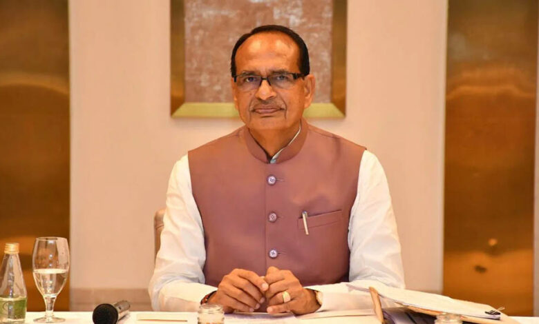 शिवराज-सिंह-चौहान-का-mnrega-पर-तंज,-g-ram-g-बिल-के-फायदे-गिनाए-और-cm-डॉ.-मोहन-की-तारीफ-की