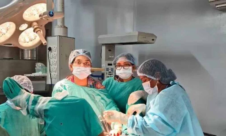 रायगढ़-में-पेट-पर-बिना-चीरा-सफल-ऑपरेशन,-गर्भाशय-में-दर्द-होने-से-परेशान-थी-महिला
