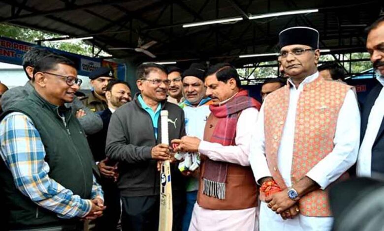 मुख्यमंत्री-ने-किया-31वें-आईईएस-डिजिआना-इंटरप्रेस-क्रिकेट-टूर्नामेंट-का-शुभारंभ