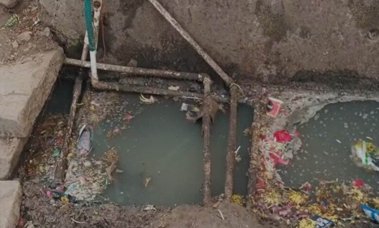 इंदौर-त्रासदी:-‘पैसे-बचाने-के-चक्कर-में-ड्रेनेज-के-पास-बिछाई-गई-वॉटर-लाइन’,-‘वॉटरमैन-ऑफ-इंडिया’-ने-बताया-भ्रष्टाचार-का-नतीजा