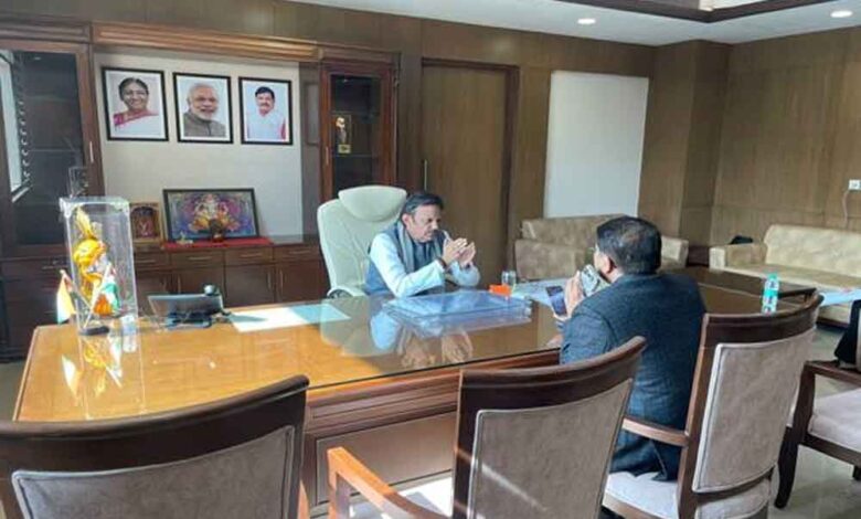 स्वास्थ्य-विभाग-के-अग्रेषित-विषयों-पर-प्राथमिकता-से-करें-कार्यवाही-:-उप-मुख्यमंत्री-शुक्ल