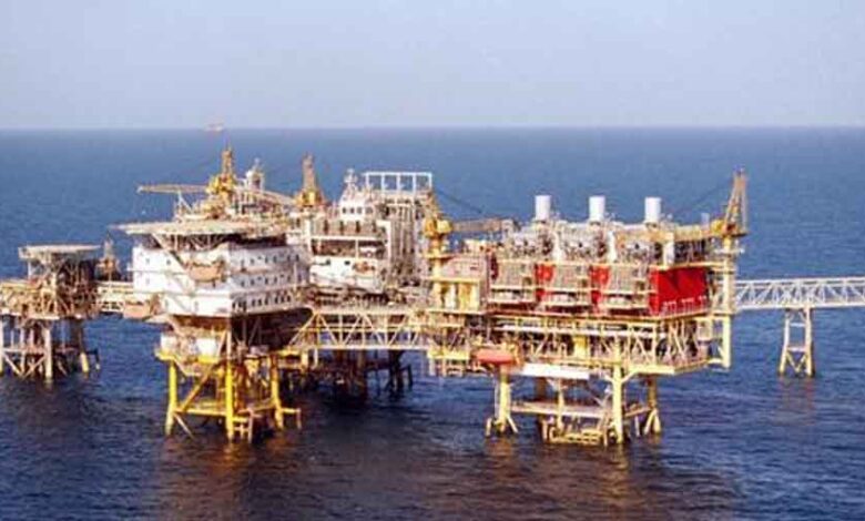 आंध्र-प्रदेश-में-तेल-कुएं-से-गैस-रिसाव,-दहशत-में-लोग-घर-छोड़कर-भागे;-इलाके-में-हाई-अलर्ट