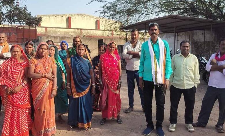 जनपद-अध्यक्ष-ने-पकड़ी-सीईओ-की-मनमानी,-बगैर-बायोमैट्रिक-अटेंडेंस-के-आधे-कर्मचारियों-को-मिल-रहा-वेतन