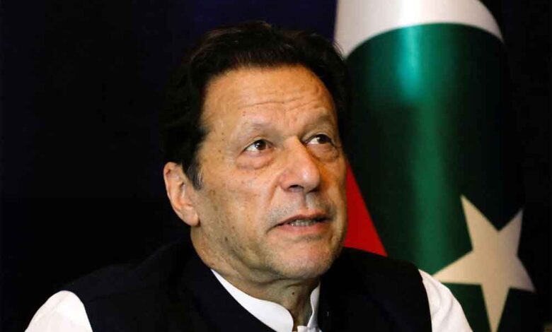 पाकिस्तान-में-इमरान-खान-के-नाम-का-गाना-पड़ा-भारी,-शादी-समारोह-से-कव्वाल-गिरफ्तार