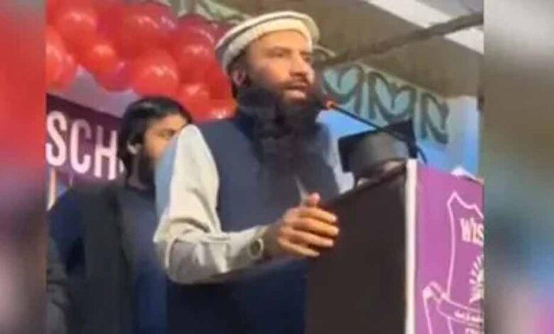लश्कर-के-नंबर-2-आतंकी-ने-पाकिस्तान-के-स्कूल-में-भाषण-देकर-करवाई-थू-थू,-भारत-के-खिलाफ-जहर-उगला