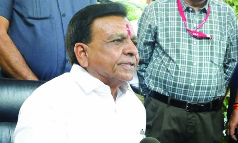 युवा-दिवस-पर-सुबह-9-बजे-से-मॉडल-स्‍कूल-में-होगा-सामूहिक-सूर्य-नमस्‍कार