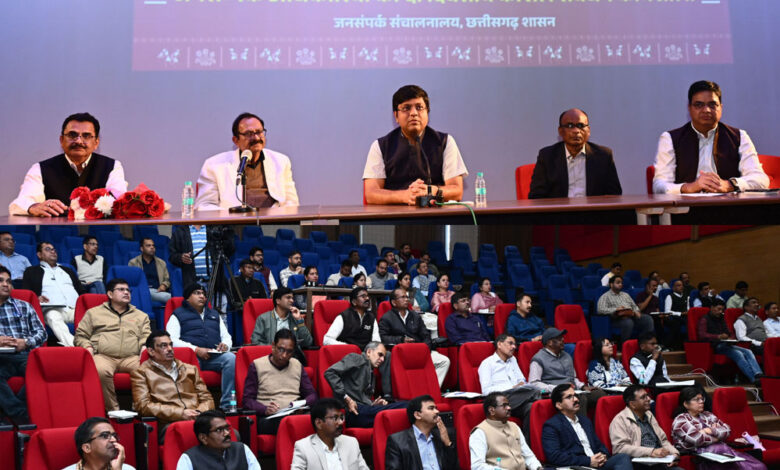 मीडिया-के-सभी-माध्यमों-का-प्रयोग-कर-जनसंपर्क-अधिकारी-अपने-कार्य-को-बना-सकते-हैं-प्रभावशाली:-आयुक्त-डॉ.-रवि-मित्तल