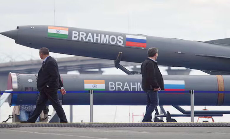 भारत-से-ब्रह्मोस-की-डील,-पाकिस्तान-से-jf-17:-इंडोनेशिया-का-पैंतरा-क्या-है?-मुस्लिम-देशों-में-बढ़ी-डिमांड