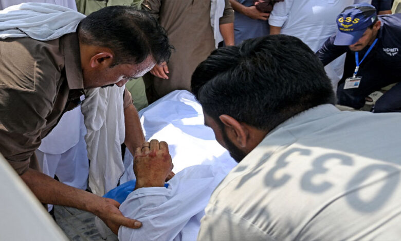 पाकिस्तान:-बलूचिस्तान-और-पंजाब-में-दो-सड़क-हादसों-में-23-लोगों-की-मौत,-कई-घायल