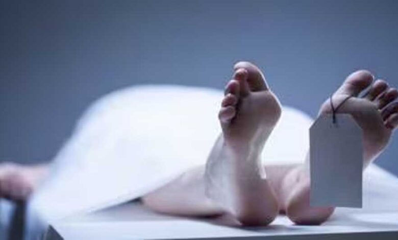 ukg-बेटे-का-रिजल्ट-देखते-ही-पिता-की-मौत,-स्कूल-परिसर-में-हुआ-दर्दनाक-हादसा