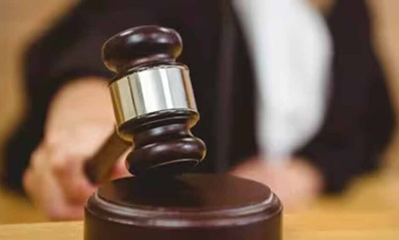 पत्नी-को-गुजारा-भत्ता-देने-से-बचने-छोड़ी-6-करोड़-की-नौकरी,-कोर्ट-ने-कहा-‘जिम्मेदारी-से-मुक्ति-नहीं-मिलेगी’