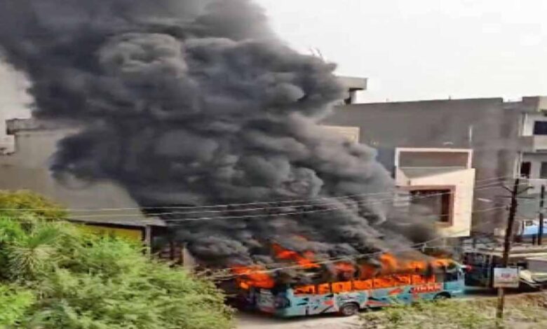 तराना-में-सांप्रदायिक-हिंसा-भड़की,-बजरंग-दल-के-नेता-सोहिल-ठाकुर-पर-हमले-के-बाद-25-गिरफ्तार,-रासुका-की-कार्रवाई