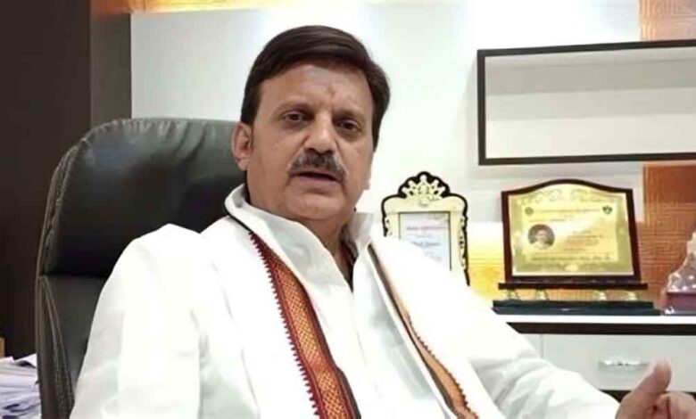 mp-में-डॉक्टरों–पैरामेडिकल-स्टाफ-की-कमी-पर-डिप्टी-सीएम-शुक्ला-सख्त,-बोले–-समयबद्ध-भर्ती-अब-जरूरी