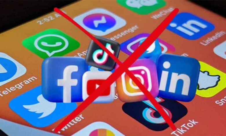 फ्रांस-ने-उठाया-बड़ा-कदम:-15-साल-से-कम-उम्र-के-बच्चों-के-लिए-सोशल-मीडिया-पर-पूर्ण-प्रतिबंध