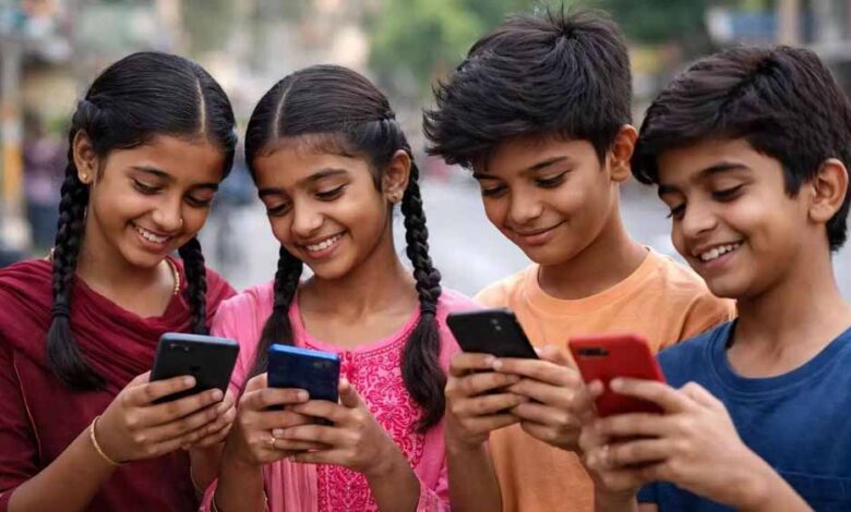 बच्चों-की-डिजिटल-लत-बढ़ती-चिंता,-सोशल-मीडिया-पर-एज-लिमिट-लागू-करने-की-तैयारी