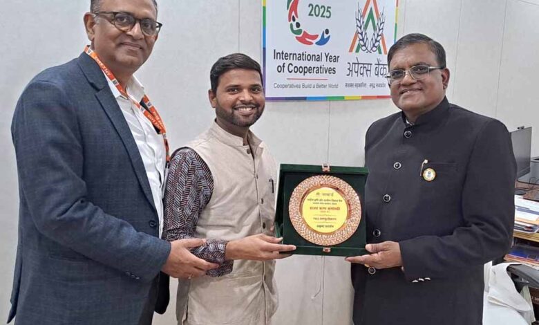 पैक्स-कम्प्यूटराईजेशन-में-देश-में-प्रथम-स्थान-हेतु-नाबार्ड-द्वारा-अपेक्स-बैंक-पुरस्कृत