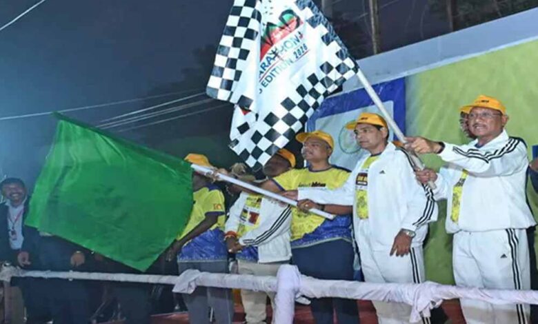 सीएम-साय-ने-“अबूझमाड़-पीस-हाफ-मैराथन”-को-दिखाई-झंडी,-‘आज-शांति,-विश्वास-और-विकास-का-लिख-रहे-नया-अध्याय’