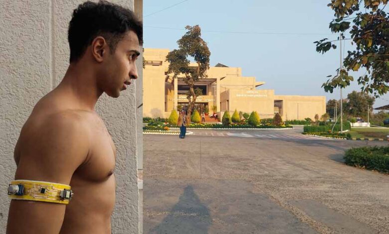 iiit-dm-के-छात्र-ने-बनाया-अनोखा-यंत्र,-पसीने-से-शरीर-की-बीमारियों-का-पता-चलेगा