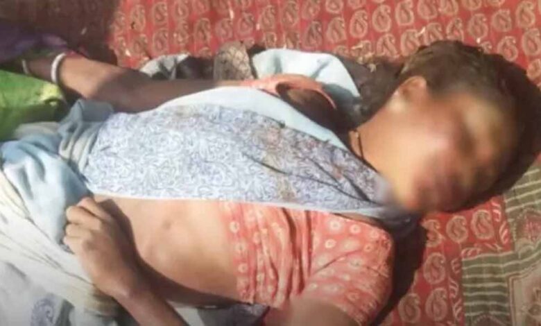 सहेलियों-ने-पीट-पीटकर-की-महिला-की-हत्या,-गांवभर-में-कर-रही-थी-बदनाम