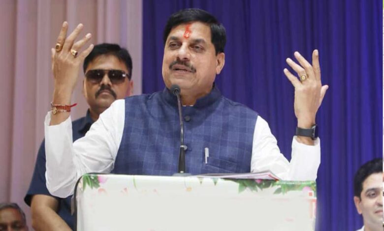 मुख्यमंत्री-आज-शहडोल-करेंगे-दौरा,-कमिश्नर-और-कलेक्टर-ने-की-व्यवस्थाओं-की-समीक्षा