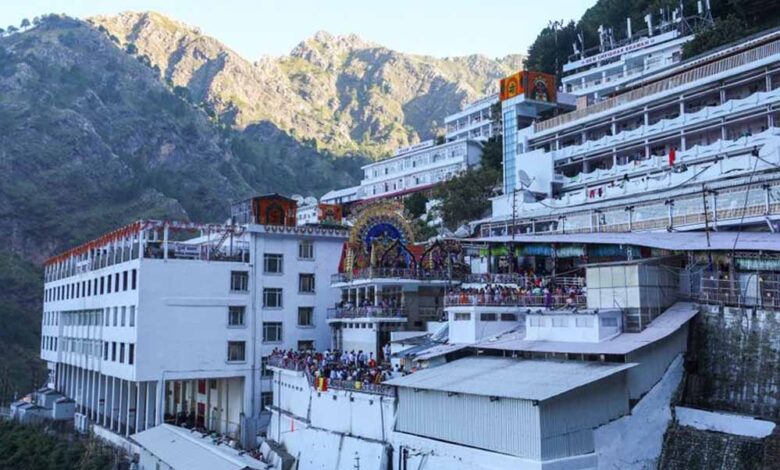 वैष्णो-देवी-भवन-में-कैमरा-प्रतिबंधित,-फिर-अंदर-का-वीडियो-कैसे-बना?-शिखा-पर-fir-दर्ज
