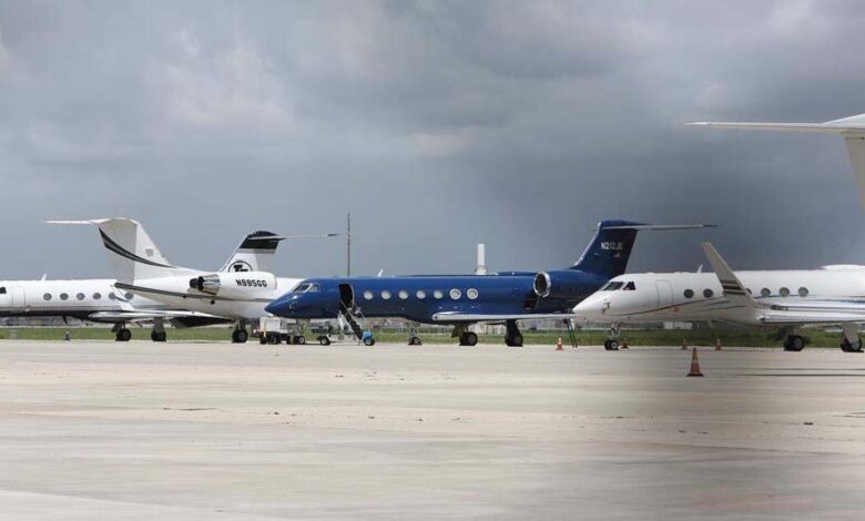 एपस्टीन-का-काला-नेटवर्क:-प्राइवेट-जेट,-ताकतवर-लोग-और-नाबालिग-लड़कियों-का-खेल