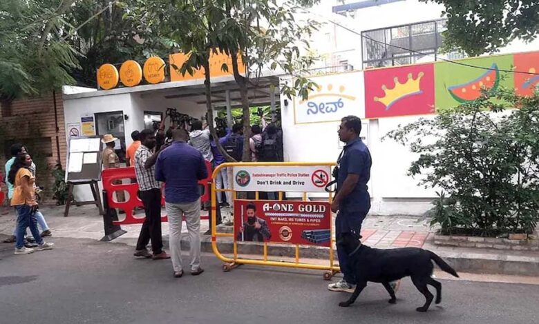 ahmedabad-के-स्कूलों-को-बम-से-उड़ाने-की-धमकी,-पुलिस-अलर्ट-पर,-शहर-में-दहशत