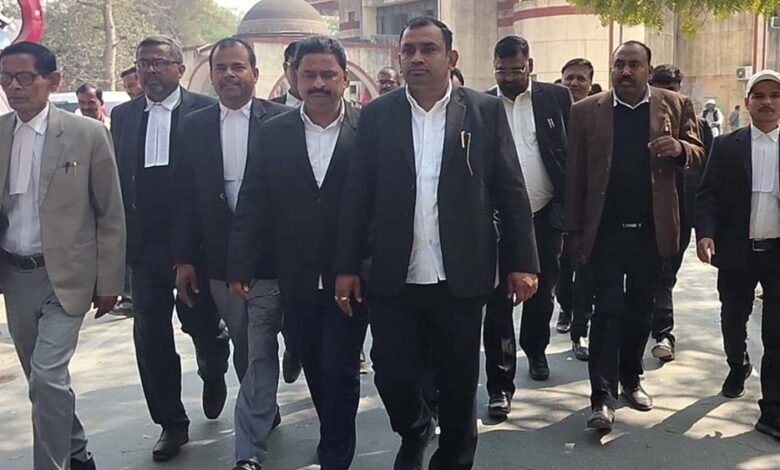 mp-के-वकील-आज-कोर्ट-में-हाजिर-नहीं-होंगे,-शिवपुरी-मर्डर-पर-नाराजगी,-एडवोकेट्स-प्रोटेक्शन-एक्ट-की-मांग