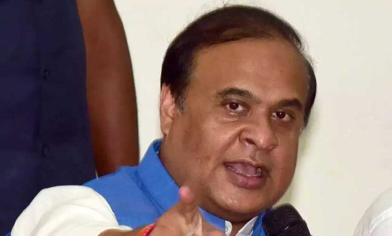 असम-चुनाव-से-पहले-हिमंता-का-बड़ा-कदम,-लाखों-महिलाओं-के-खाते-में-कैश-और-नौकरियों-में-आरक्षण-का-ऐलान