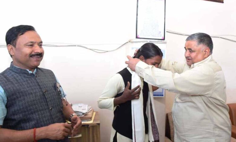 राज्य-स्तर-पर-चमकी-छात्रा-सुधा-सिंह:-हैमर-थ्रो-में-तीसरा-स्थान,-पर्यटन-मंत्री-राजेश-अग्रवाल-ने-किया-सम्मान