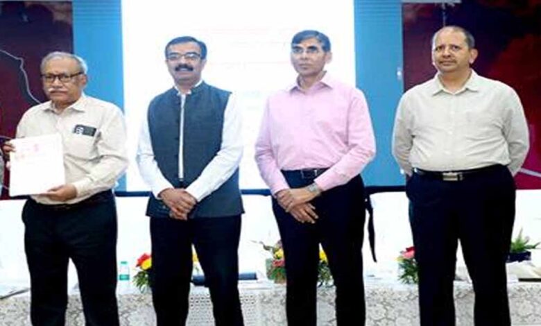 अप्रेंटिसशिप-एम्बेडेड-डिग्री-प्रोग्राम-को-बढ़ावा-देने-5-शासकीय,-3-निजी-विश्वविद्यालयों-एवं-85-महाविद्यालयों-ने-बोट-के-साथ-किया-एमओयू