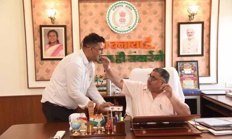 पर्यटन-एवं-संस्कृति-मंत्री-राजेश-अग्रवाल-के-निज-सहायक-कौस्तुभ-पांडेय-को-डॉ-सीवी.-रमन-विश्वविद्यालय-से-पीएचडी-की-उपाधि