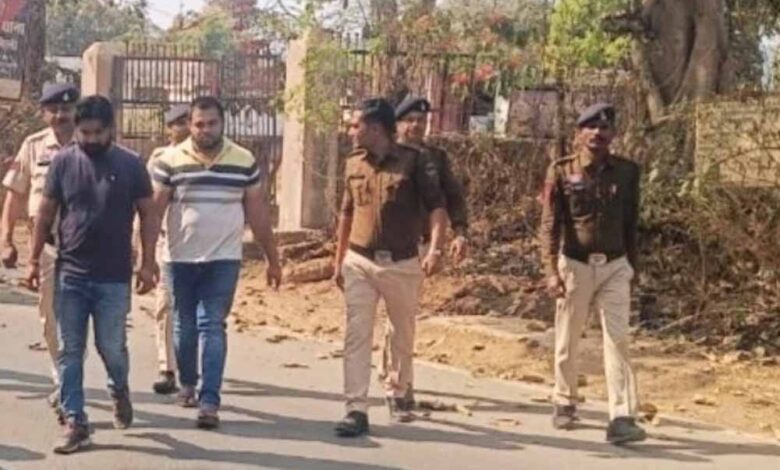 सूरजपुर-में-पेट्रोल-पंप-पर-शराबियों-का-बवाल,-4-आरोपी-गिरफ्तार—पुलिस-ने-निकाला-जुलूस